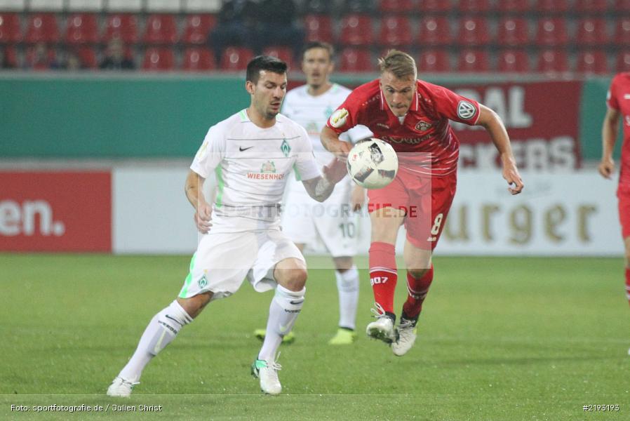 Jérôme Gondorf, Emanuel Taffertshofer, SVW, FWK, Fussball, DFB, Bieberer Berg, Hessen, Offenbach, 12.08.2017, DFB-Pokal, SV Werder Bremen, FC Würzburger Kickers - Bild-ID: 2193193