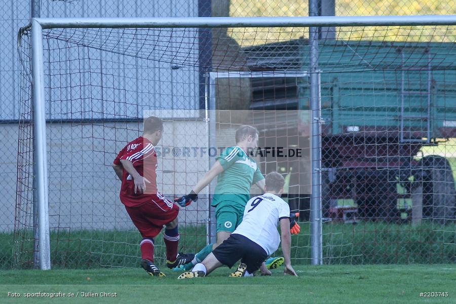 Tobias Schital, Philipp Fischer, Davide Gargano, 15.10.2017, A-Klasse Würzburg, DJK Fellen, SV Rodenbach - Bild-ID: 2203743