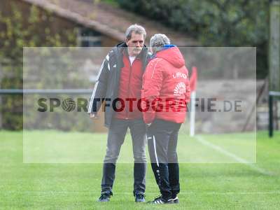 Fotos von FC Karsbach - 1. FFC Hof auf sportfotografie.de