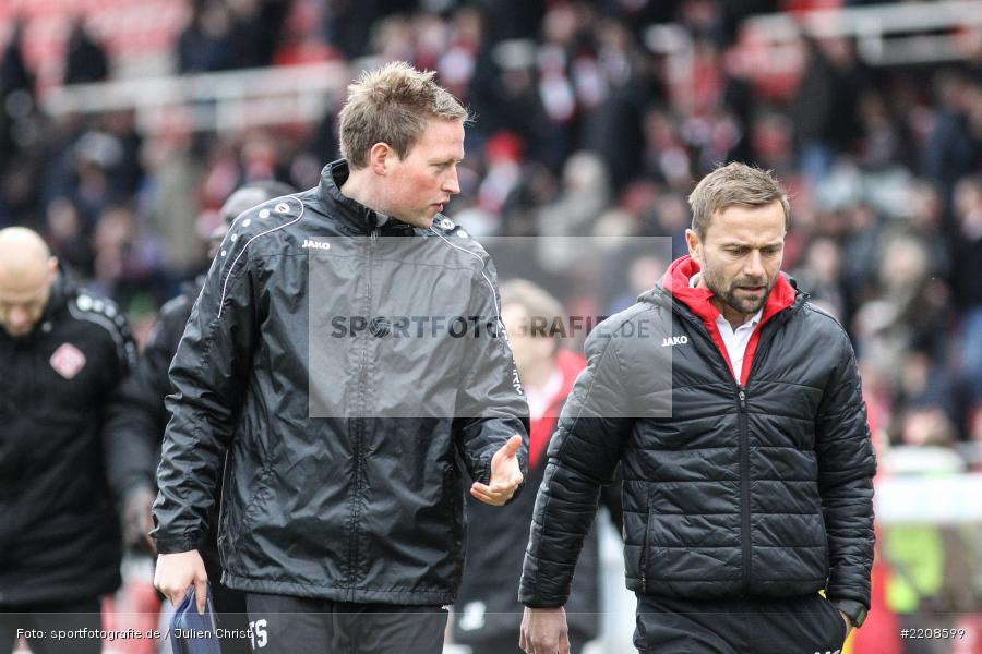 Michael Schiele, Tim Stegmann, 10.03.2018, Würzburg, flyeralarm Arena, 3. Liga, VfL Osnabrück, FC Würzburger Kickers - Bild-ID: 2208599 Michael Schiele, Tim Stegmann, 10.03.2018, Würzburg, flyeralarm Arena, 3. Liga, VfL Osnabrück, FC Würzburger Kickers - Bild-ID: 2208599