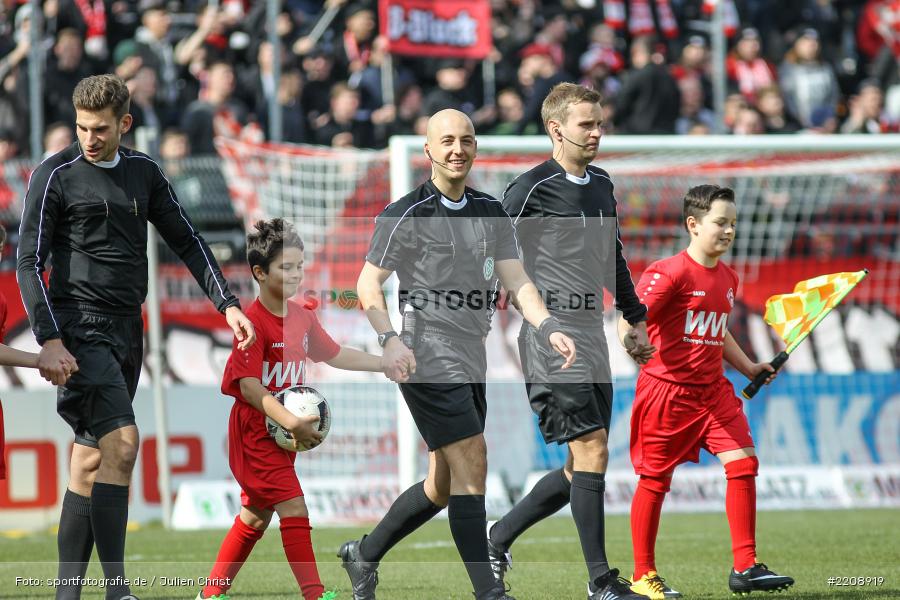 David Scheuermann, Luca Schlosser, Nicolas Winter, FLYERALARM Arena, 3. Liga, 24.03.2018, Karlsruher SC, FC Würzburger Kickers - Bild-ID: 2208919
