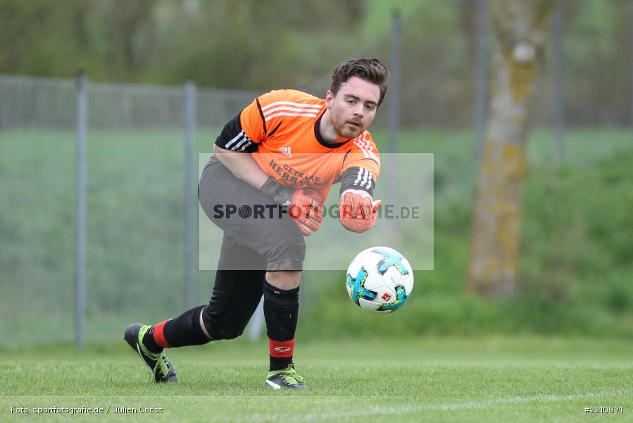 Simon Burkart, 15.04.2018, Kreisliga Würzburg, FV Steinfeld / Hausen-Rohrbach, TSV Retzbach - Bild-ID: 2210891 Simon Burkart, 15.04.2018, Kreisliga Würzburg, FV Steinfeld / Hausen-Rohrbach, TSV Retzbach - Bild-ID: 2210891