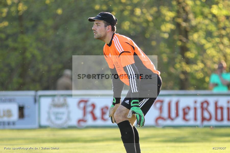 Philipp Wirzberger, 18.04.2018, Bezirksliga West, TSV Neuhütten-Wiesthal, FV Karlstadt - Bild-ID: 2211007 Philipp Wirzberger, 18.04.2018, Bezirksliga West, TSV Neuhütten-Wiesthal, FV Karlstadt - Bild-ID: 2211007