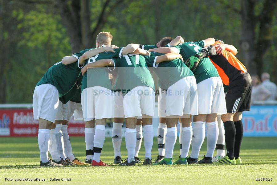 Mannschaftskreis, 18.04.2018, Bezirksliga West, TSV Neuhütten-Wiesthal, FV Karlstadt - Bild-ID: 2211024 Mannschaftskreis, 18.04.2018, Bezirksliga West, TSV Neuhütten-Wiesthal, FV Karlstadt - Bild-ID: 2211024
