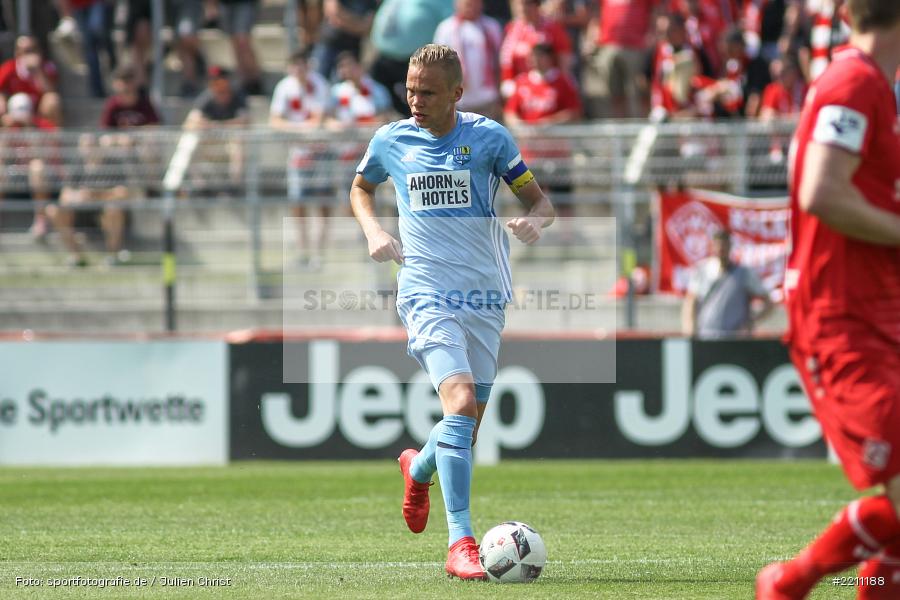Dennis Grote, 21.04.2018, FLYERALARM Arena, 3. Liga, Chemnitzer FC, FC Würzburger Kickers - Bild-ID: 2211188 Dennis Grote, 21.04.2018, FLYERALARM Arena, 3. Liga, Chemnitzer FC, FC Würzburger Kickers - Bild-ID: 2211188