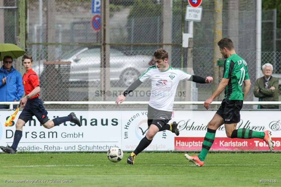 Frank Urbainczyk, Timo Rützel, 25.04.2018, Bezirksliga West, TuS 1893 Aschaffenburg-Leider, FV Karlstadt - Bild-ID: 2211438 Frank Urbainczyk, Timo Rützel, 25.04.2018, Bezirksliga West, TuS 1893 Aschaffenburg-Leider, FV Karlstadt - Bild-ID: 2211438