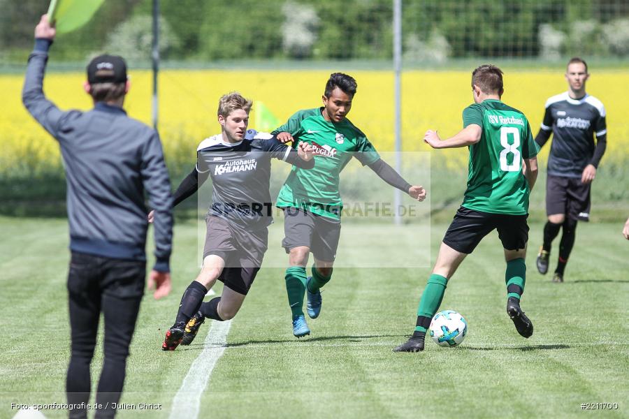 Felix Gold, Mario Hartmann, Thawatchai Pimsai, 01.05.2018, Kreisliga Würzburg, TSV Karlburg II, TSV Retzbach - Bild-ID: 2211700