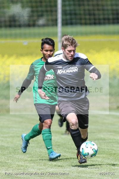 Thawatchai Pimsai, Felix Gold, 01.05.2018, Kreisliga Würzburg, TSV Karlburg II, TSV Retzbach - Bild-ID: 2211703