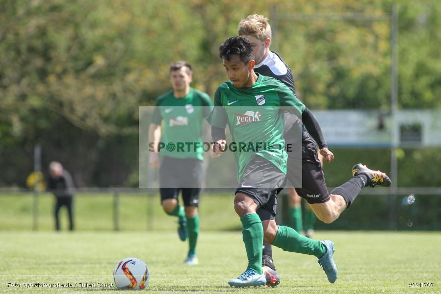 Thawatchai Pimsai, Felix Gold, 01.05.2018, Kreisliga Würzburg, TSV Karlburg II, TSV Retzbach - Bild-ID: 2211707