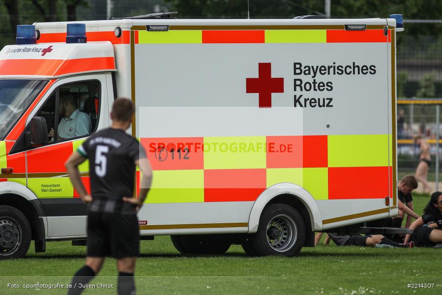 Rettungsdienst, 13.05.2018, Bezirksliga West, Viktoria Kahl, FV Karlstadt - Bild-ID: 2214307