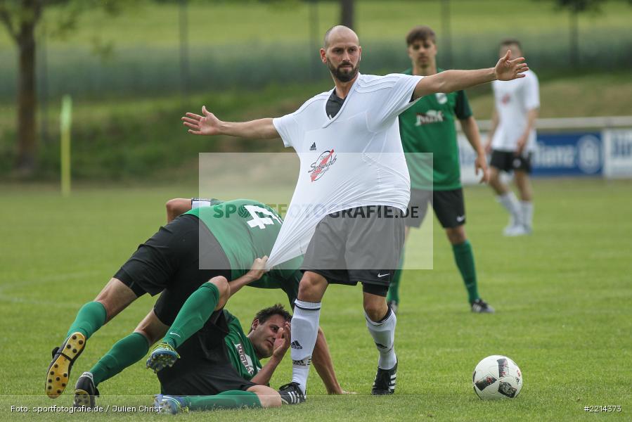 Andreas Köhler, Nicolai Zull, Christoph Meyer, Kreisliga Würzburg, 13.05.2018, SV Germania Erlenbach, TSV Retzbach - Bild-ID: 2214373