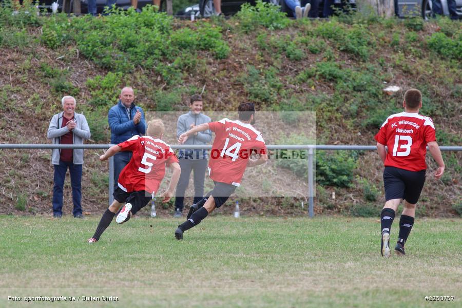 Sandro Cassarino, Max Rautenstengel, Wolfgang Bayer, 02.09.2018, Kreisklasse Würzburg, FV Langenprozelten/Neuendorf, FC Wiesenfeld-Halsbach - Bild-ID: 2230739