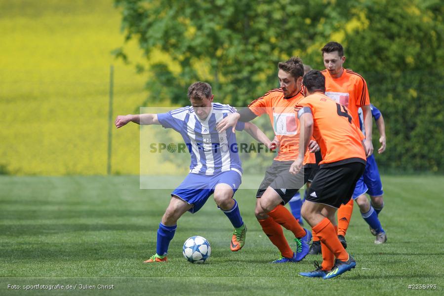 Mark Urkom, Manuel Knorr, Kevin Leibold, 05.05.2019, Kreisklasse Würzburg, SV Greußenheim, TSV Duttenbrunn - Bild-ID: 2238993 Mark Urkom, Manuel Knorr, Kevin Leibold, 05.05.2019, Kreisklasse Würzburg, SV Greußenheim, TSV Duttenbrunn - Bild-ID: 2238993