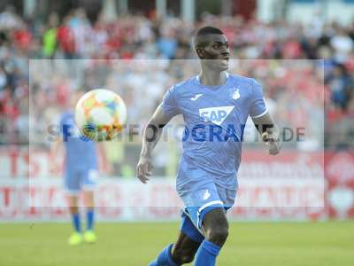 Fotos von FC Würzburger Kickers - TSG 1899 Hoffenheim auf sportfotografie.de