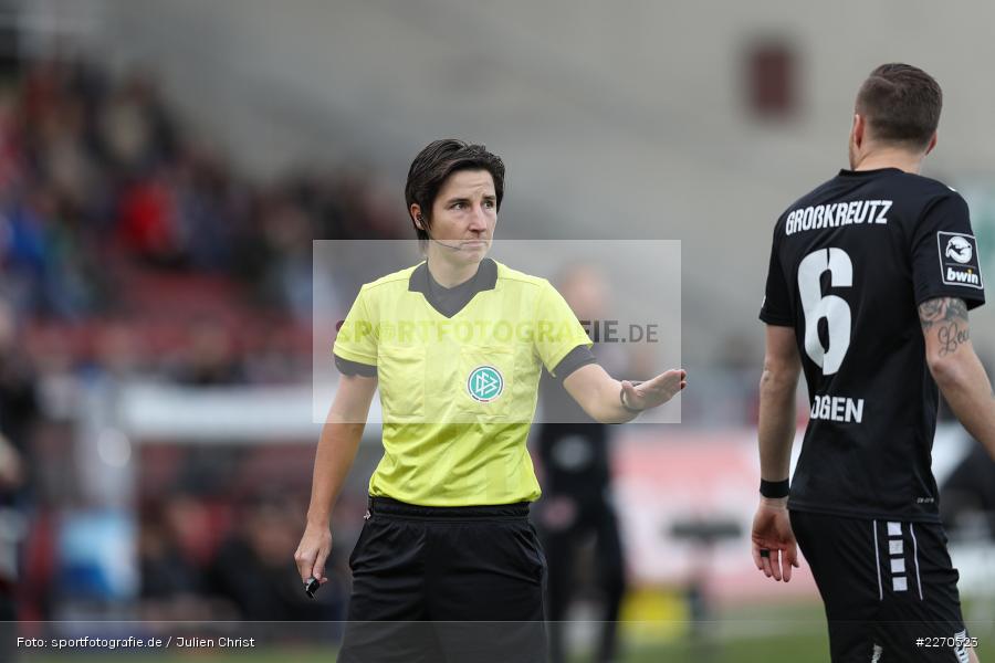 Kevin Großkreutz, Katrin Rafalski, FLYERALARM Arena, 23.11.2019, 3. Liga, KFC Uerdingen, FC Würzburger Kickers - Bild-ID: 2270523 Kevin Großkreutz, Katrin Rafalski, FLYERALARM Arena, 23.11.2019, 3. Liga, KFC Uerdingen, FC Würzburger Kickers - Bild-ID: 2270523