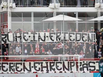Fotos von FC Würzburger Kickers - KFC Uerdingen 05 auf sportfotografie.de