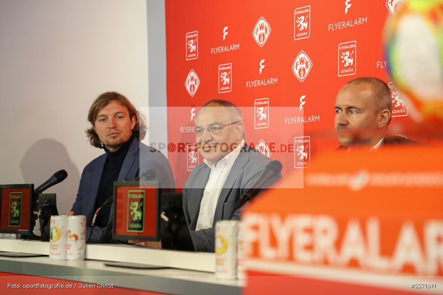 Daniel Sauer, Thorsten Fischer, Felix Magath, 20.01.2020, FLYERALARM Würzburg, Pressekonferenz FLYERALARM Global Soccer - Bild-ID: 2271611 Daniel Sauer, Thorsten Fischer, Felix Magath, 20.01.2020, FLYERALARM Würzburg, Pressekonferenz FLYERALARM Global Soccer - Bild-ID: 2271611
