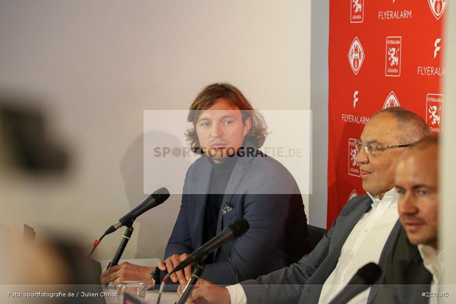 Daniel Sauer, Felix Magath, 20.01.2020, FLYERALARM Würzburg, Pressekonferenz FLYERALARM Global Soccer - Bild-ID: 2271615 Daniel Sauer, Felix Magath, 20.01.2020, FLYERALARM Würzburg, Pressekonferenz FLYERALARM Global Soccer - Bild-ID: 2271615