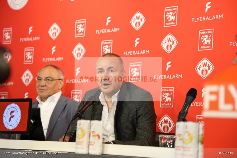 Daniel Sauer, Thorsten Fischer, Felix Magath, 20.01.2020, FLYERALARM Würzburg, Pressekonferenz FLYERALARM Global Soccer - Bild-ID: 2271618 Daniel Sauer, Thorsten Fischer, Felix Magath, 20.01.2020, FLYERALARM Würzburg, Pressekonferenz FLYERALARM Global Soccer - Bild-ID: 2271618