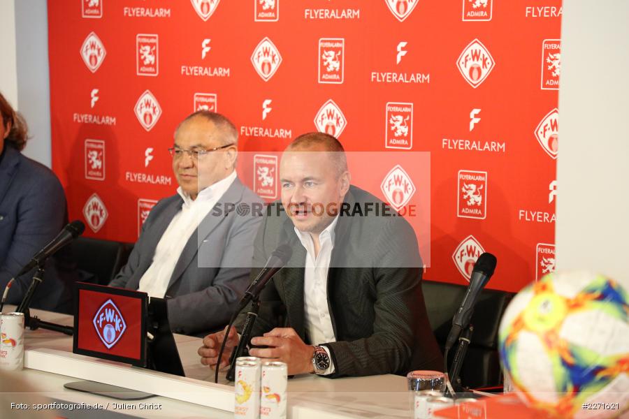 Daniel Sauer, Thorsten Fischer, Felix Magath, 20.01.2020, FLYERALARM Würzburg, Pressekonferenz FLYERALARM Global Soccer - Bild-ID: 2271621