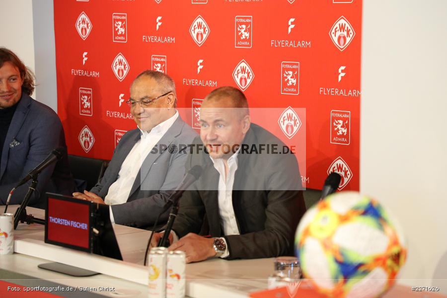 Daniel Sauer, Thorsten Fischer, Felix Magath, 20.01.2020, FLYERALARM Würzburg, Pressekonferenz FLYERALARM Global Soccer - Bild-ID: 2271626