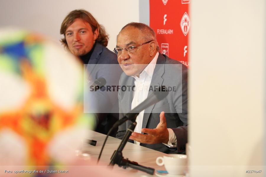 Daniel Sauer, Felix Magath, 20.01.2020, FLYERALARM Würzburg, Pressekonferenz FLYERALARM Global Soccer - Bild-ID: 2271647 Daniel Sauer, Felix Magath, 20.01.2020, FLYERALARM Würzburg, Pressekonferenz FLYERALARM Global Soccer - Bild-ID: 2271647