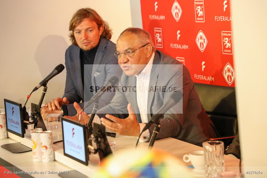 Daniel Sauer, Felix Magath, 20.01.2020, FLYERALARM Würzburg, Pressekonferenz FLYERALARM Global Soccer - Bild-ID: 2271656