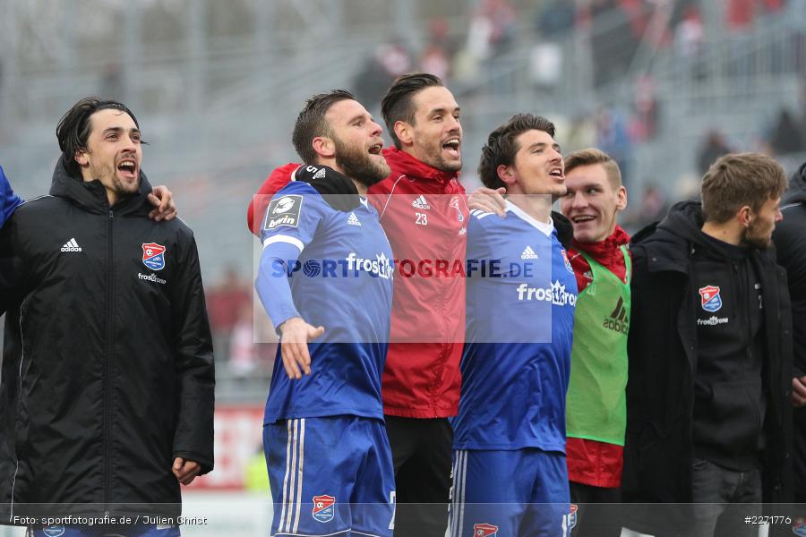 Jim-Patrick Mueller, Josef Welzmueller, Dominik Stahl, FLYERALARM Arena, Wuerzburg, 25.01.2020, DFB, sport, action, Fussball, 3. Liga, SpVgg Unterhaching, FC Wuerzburger Kickers - Bild-ID: 2271776 Jim-Patrick Mueller, Josef Welzmueller, Dominik Stahl, FLYERALARM Arena, Wuerzburg, 25.01.2020, DFB, sport, action, Fussball, 3. Liga, SpVgg Unterhaching, FC Wuerzburger Kickers - Bild-ID: 2271776