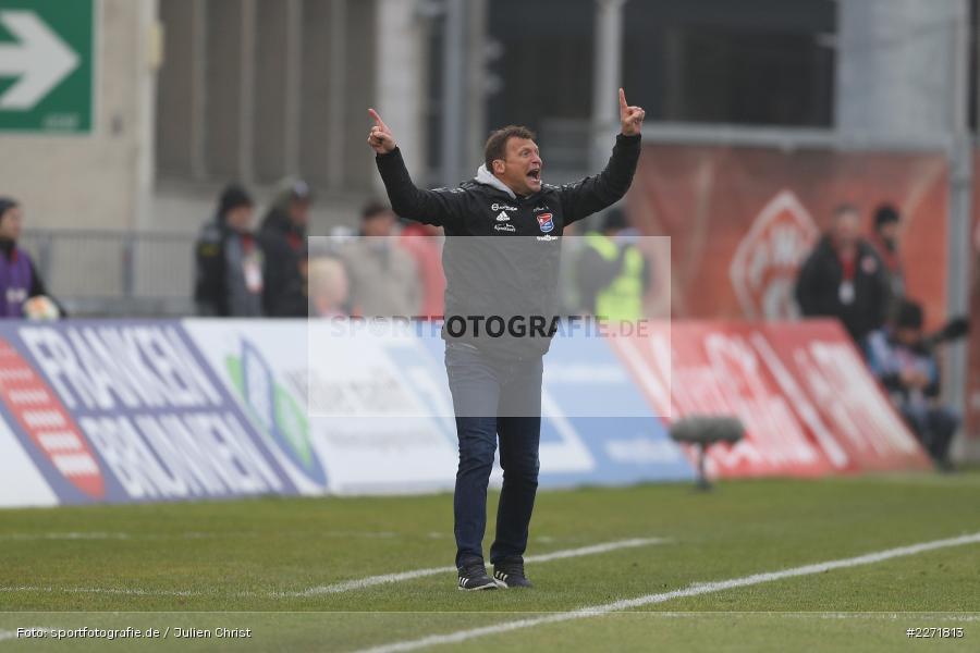 Anweisungen, gestikuliert, Claus Schromm, FLYERALARM Arena, Wuerzburg, 25.01.2020, DFB, sport, action, Fussball, 3. Liga, SpVgg Unterhaching, FC Wuerzburger Kickers - Bild-ID: 2271813
