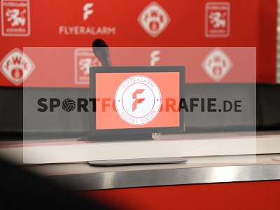 Fotos von Vorstellung FLYERALARM Global Soccer auf sportfotografie.de