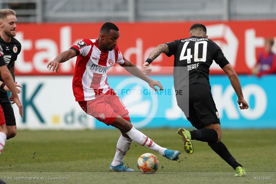 Robin Ziegele, Felix Burmeister, Saliou Sané, FLYERALARM Arena, 22.02.2020, 3. Liga, Eintracht Braunschweig, FC Würzburger Kickers - Bild-ID: 2273407 Robin Ziegele, Felix Burmeister, Saliou Sané, FLYERALARM Arena, 22.02.2020, 3. Liga, Eintracht Braunschweig, FC Würzburger Kickers - Bild-ID: 2273407