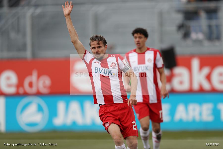 Handzeichen, Sebastian Schuppan, Hand, FLYERALARM Arena, Würzburg, 07.03.2020, DFB, sport, action, Fussball, 3. Liga, SV Waldhof Mannheim, FC Würzburger Kickers - Bild-ID: 2274381