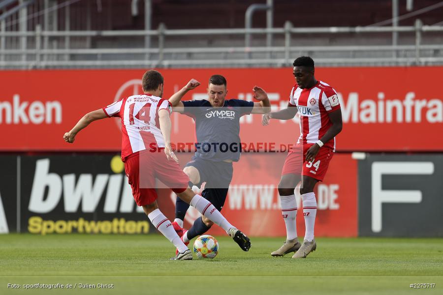 Frank Ronstadt, Hendrik Hansen, Christian Kühlwetter, FLYERALARM Arena, Würzburg, 16.06.2020, DFB, sport, action, Fussball, Juni 2020, 3. Liga, 1. FC Kaiserslautern, FC Würzburger Kickers - Bild-ID: 2275717 Frank Ronstadt, Hendrik Hansen, Christian Kühlwetter, FLYERALARM Arena, Würzburg, 16.06.2020, DFB, sport, action, Fussball, Juni 2020, 3. Liga, 1. FC Kaiserslautern, FC Würzburger Kickers - Bild-ID: 2275717