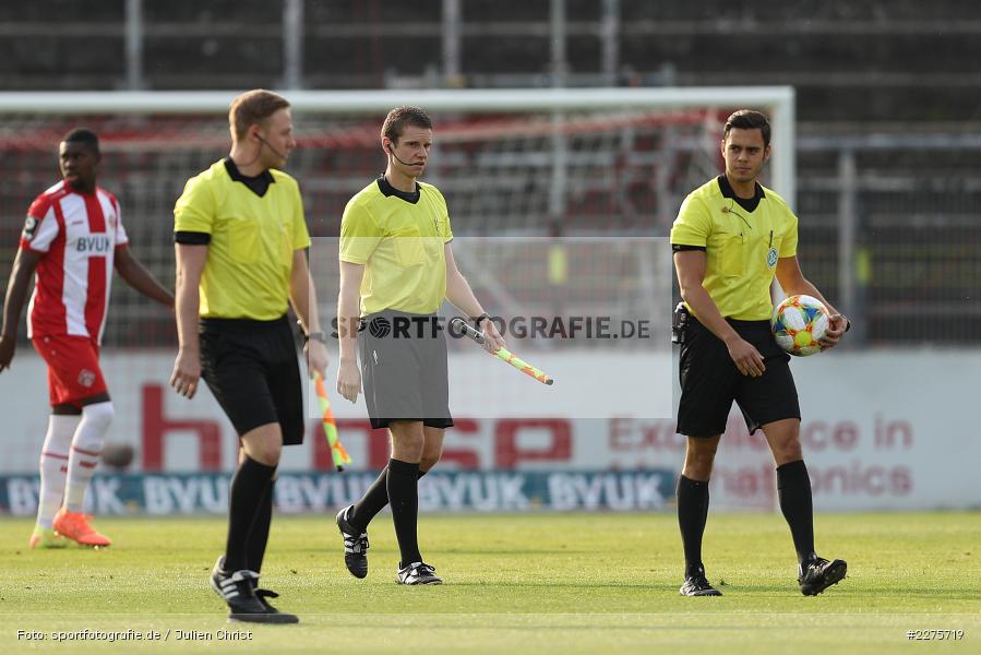 Mario Hildenbrand, Lars Erbst, Asmir Osmanagic, FLYERALARM Arena, Würzburg, 16.06.2020, DFB, sport, action, Fussball, Juni 2020, 3. Liga, 1. FC Kaiserslautern, FC Würzburger Kickers - Bild-ID: 2275719 Mario Hildenbrand, Lars Erbst, Asmir Osmanagic, FLYERALARM Arena, Würzburg, 16.06.2020, DFB, sport, action, Fussball, Juni 2020, 3. Liga, 1. FC Kaiserslautern, FC Würzburger Kickers - Bild-ID: 2275719
