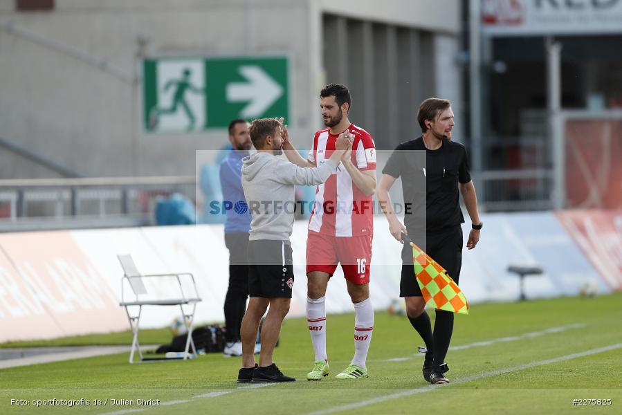 Dr. Markus Huber, Torschütze, Auswechslung, Dank, Michael Schiele, Luca Pfeiffer, FLYERALARM Arena, Würzburg, 19.06.2020, DFB, sport, action, Fussball, Juni 2020, 3. Liga, Chemnitzer FC, FC Würzburger Kickers - Bild-ID: 2275825