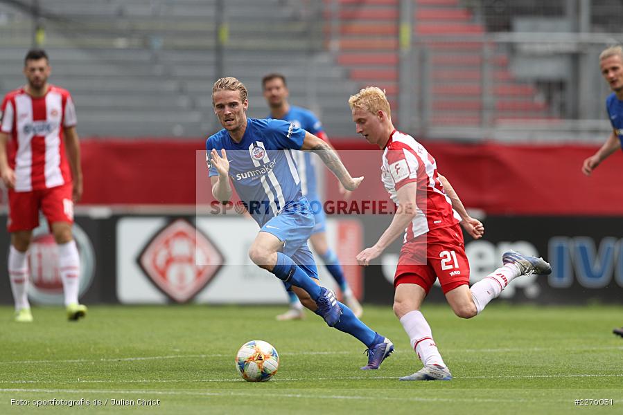 Luke Hemmerich, Kai Bülow, FLYERALARM Arena, Würzburg, 27.06.2020, DFB, sport, action, Fussball, Juni 2020, 3. Liga, FC Hansa Rostock, FC Würzburger Kickers - Bild-ID: 2276031