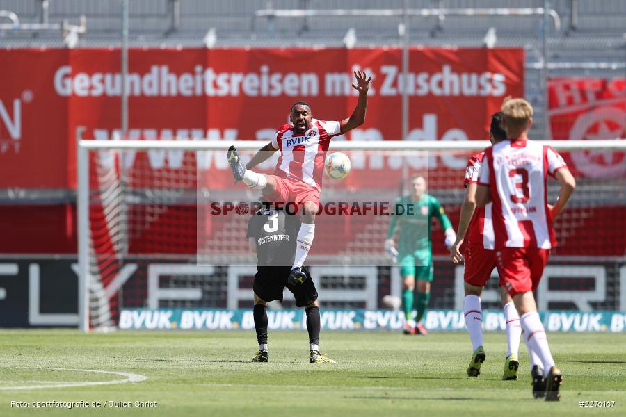 Niklas Kastenhofer, Saliou Sané, FLYERALARM Arena, Würzburg, 04.07.2020, DFB, sport, action, Fussball, Juli 2020, 3. Liga, Hallescher FC, FC Würzburger Kickers - Bild-ID: 2276167