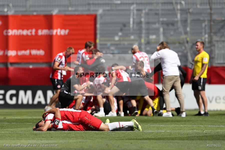 Luca Pfeiffer, 2. Bundesliga, Aufstieg, Robert Herrmann, FLYERALARM Arena, Würzburg, 04.07.2020, DFB, sport, action, Fussball, Juli 2020, 3. Liga, Hallescher FC, FC Würzburger Kickers - Bild-ID: 2276222 Luca Pfeiffer, 2. Bundesliga, Aufstieg, Robert Herrmann, FLYERALARM Arena, Würzburg, 04.07.2020, DFB, sport, action, Fussball, Juli 2020, 3. Liga, Hallescher FC, FC Würzburger Kickers - Bild-ID: 2276222