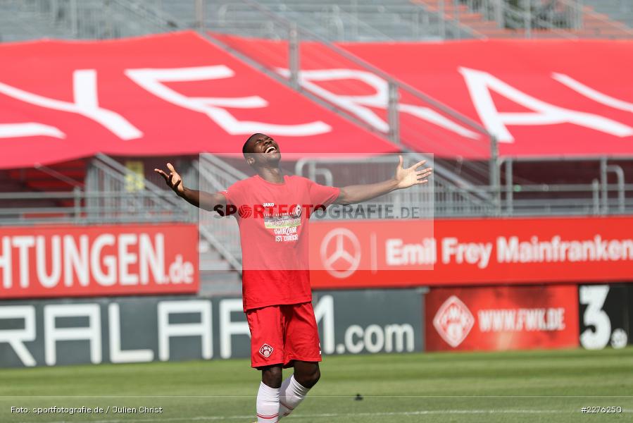 Ausgelassen, Emotionen, Jubel, Leroy Kwadwo, FLYERALARM Arena, Würzburg, 04.07.2020, DFB, sport, action, Fussball, Juli 2020, 3. Liga, Hallescher FC, FC Würzburger Kickers - Bild-ID: 2276250