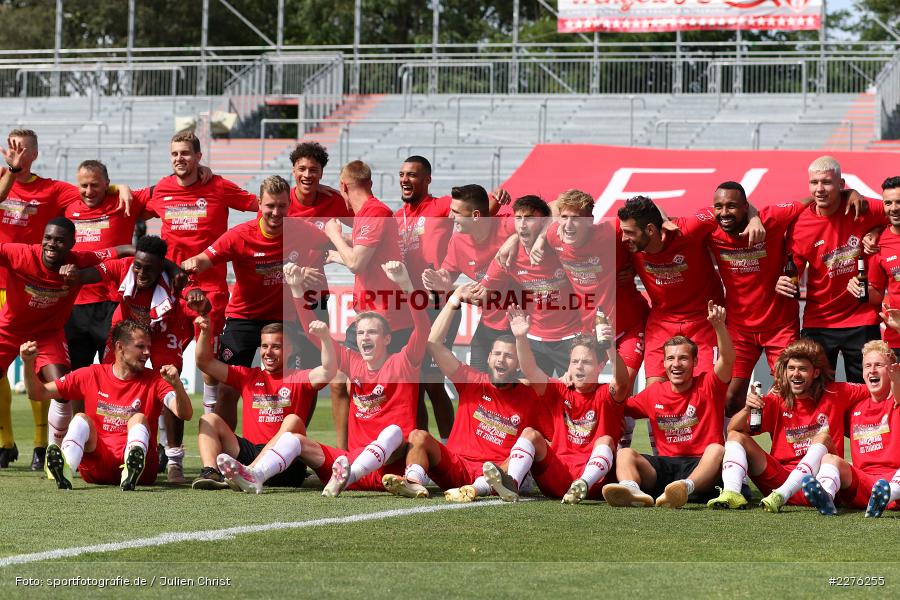 Mannschaft, Jubel, Aufstieg, FLYERALARM Arena, Würzburg, 04.07.2020, DFB, sport, action, Fussball, Juli 2020, 3. Liga, Hallescher FC, FC Würzburger Kickers - Bild-ID: 2276255