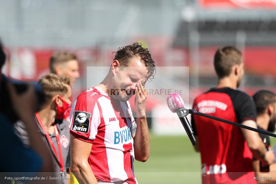 Tränen, Interview, Emotionen, Sebastian Schuppan, FLYERALARM Arena, Würzburg, 04.07.2020, DFB, sport, action, Fussball, Juli 2020, 3. Liga, Hallescher FC, FC Würzburger Kickers - Bild-ID: 2276259