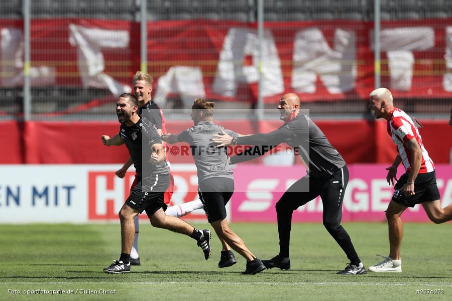 Philipp Eckart, Robert Wulnikowski, Michael Schiele, FLYERALARM Arena, Würzburg, 04.07.2020, DFB, sport, action, Fussball, Juli 2020, 3. Liga, Hallescher FC, FC Würzburger Kickers - Bild-ID: 2276272