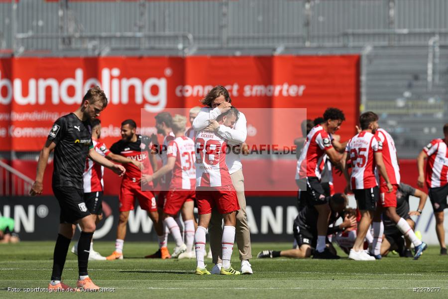 Robert Herrmann, Daniel Sauer, FLYERALARM Arena, Würzburg, 04.07.2020, DFB, sport, action, Fussball, Juli 2020, 3. Liga, Hallescher FC, FC Würzburger Kickers - Bild-ID: 2276277