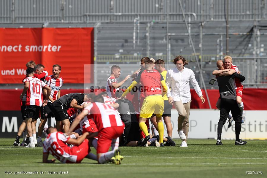 Aufstieg, Emotionen, Jubeln, Daniel Sauer, FLYERALARM Arena, Würzburg, 04.07.2020, DFB, sport, action, Fussball, Juli 2020, 3. Liga, Hallescher FC, FC Würzburger Kickers - Bild-ID: 2276278