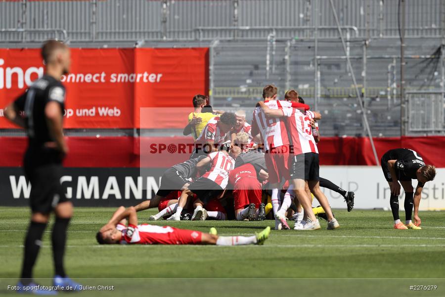 Emotionen, Jubel, Aufstieg, FLYERALARM Arena, Würzburg, 04.07.2020, DFB, sport, action, Fussball, Juli 2020, 3. Liga, Hallescher FC, FC Würzburger Kickers - Bild-ID: 2276279