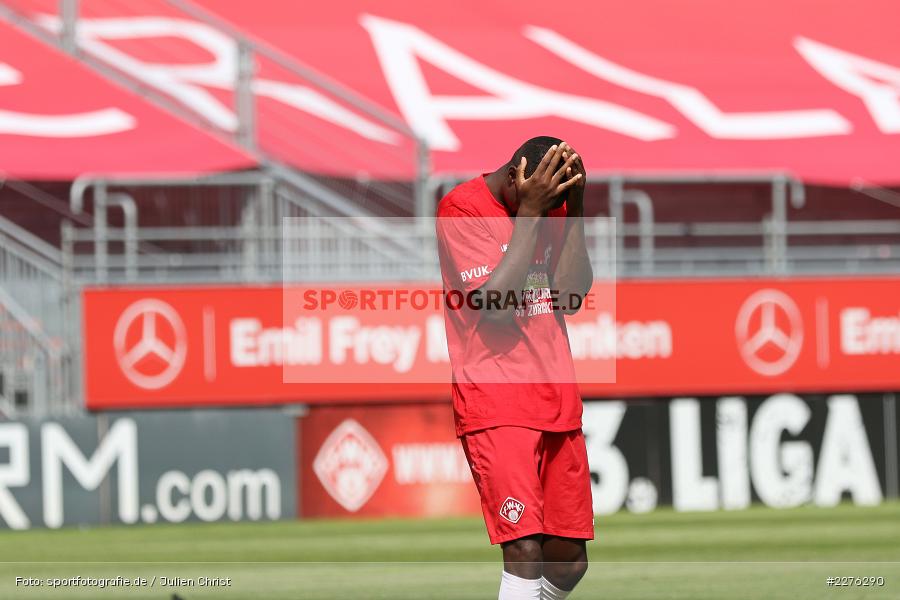 Emotionen, Jubel, Leroy Kwadwo, FLYERALARM Arena, Würzburg, 04.07.2020, DFB, sport, action, Fussball, Juli 2020, 3. Liga, Hallescher FC, FC Würzburger Kickers - Bild-ID: 2276290