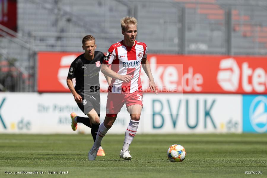 Simon Rhein, FLYERALARM Arena, Würzburg, 04.07.2020, DFB, sport, action, Fussball, Juli 2020, 3. Liga, Hallescher FC, FC Würzburger Kickers - Bild-ID: 2276306 Simon Rhein, FLYERALARM Arena, Würzburg, 04.07.2020, DFB, sport, action, Fussball, Juli 2020, 3. Liga, Hallescher FC, FC Würzburger Kickers - Bild-ID: 2276306