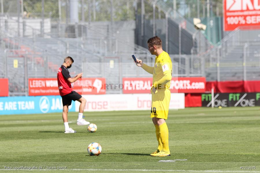 Vincent Mueller, FLYERALARM Arena, Würzburg, 04.07.2020, DFB, sport, action, Fussball, Juli 2020, 3. Liga, Hallescher FC, FC Würzburger Kickers - Bild-ID: 2276315 Vincent Mueller, FLYERALARM Arena, Würzburg, 04.07.2020, DFB, sport, action, Fussball, Juli 2020, 3. Liga, Hallescher FC, FC Würzburger Kickers - Bild-ID: 2276315