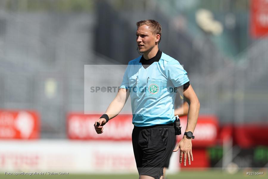 Schiedsrichter, Martin Petersen, FLYERALARM Arena, Würzburg, 04.07.2020, DFB, sport, action, Fussball, Juli 2020, 3. Liga, Hallescher FC, FC Würzburger Kickers - Bild-ID: 2276349
