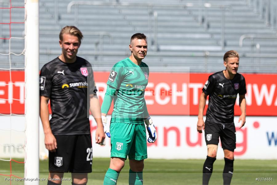 Janek Sternberg, Tom Müller, FLYERALARM Arena, Würzburg, 04.07.2020, DFB, sport, action, Fussball, Juli 2020, 3. Liga, Hallescher FC, FC Würzburger Kickers - Bild-ID: 2276351